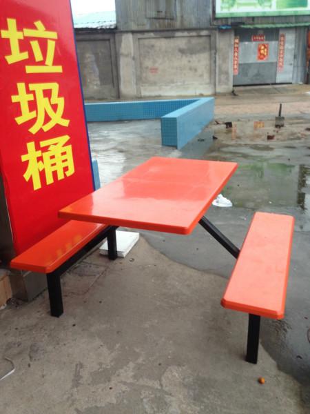 珠海香洲優(yōu)質(zhì)玻璃鋼食堂餐桌圖片