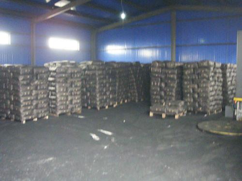 色素炭黑-絳綸短纖維-PVC專用圖片