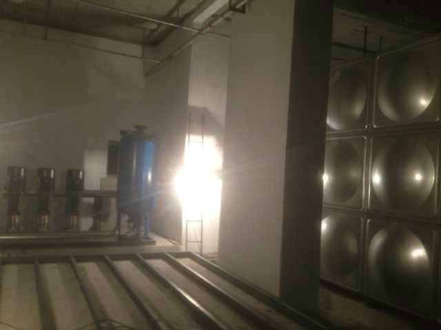 供應(yīng)2015年*箱泵一體化HHDXBF-180-108-40-I