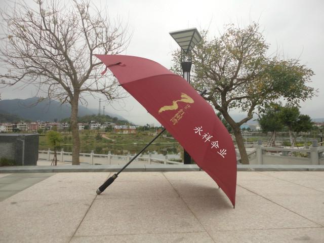 供應(yīng)開業(yè)三折自開收禮品傘贈(zèng)送  雨傘生產(chǎn)
