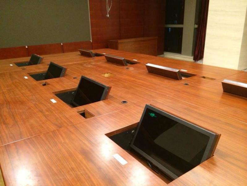 供應(yīng)內(nèi)嵌式液晶屏翻轉(zhuǎn)器（17寸19寸22寸）