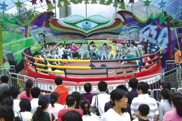 供應(yīng)新型設(shè)備-迪斯科轉(zhuǎn)盤(pán)-游樂(lè)設(shè)備-迪斯科轉(zhuǎn)盤(pán)價(jià)格