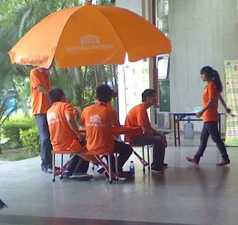 供應(yīng)廣告?zhèn)闩l(fā)禮品廣告?zhèn)阏郫B傘彩色傘