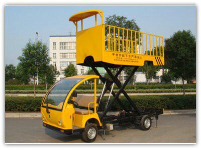 供應(yīng)自行式升降機(jī) 電瓶移動(dòng)式升降機(jī)