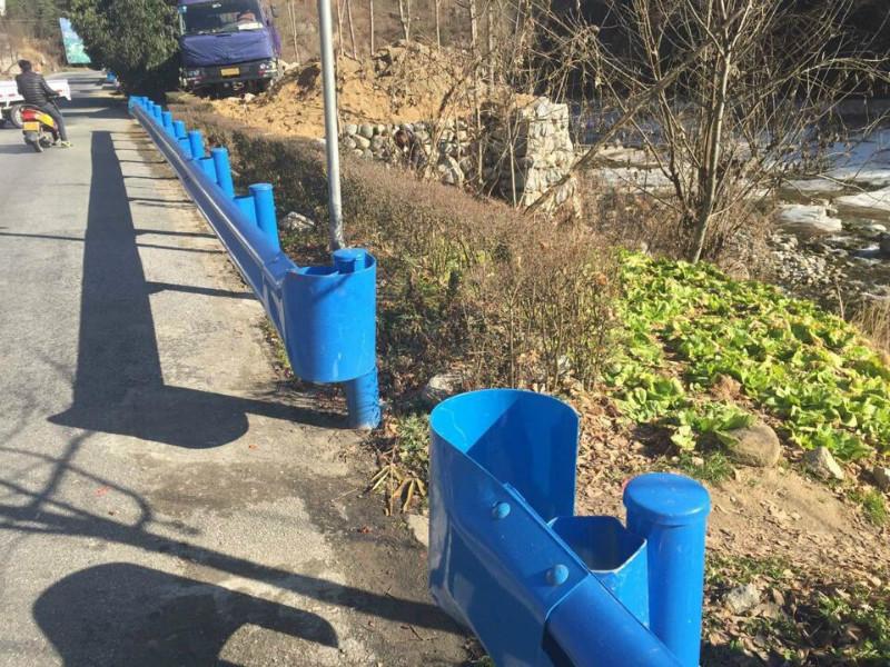 公路護欄圖片