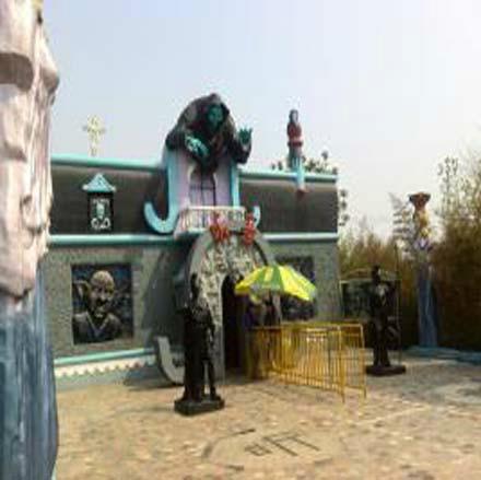 供應山東鬼屋設計制作廠家系列鬼故事制作玻璃鋼人物場景