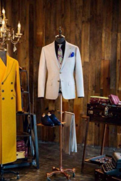 休閑商務西服定做，重慶西服圖片，重慶商務職業(yè)裝定做